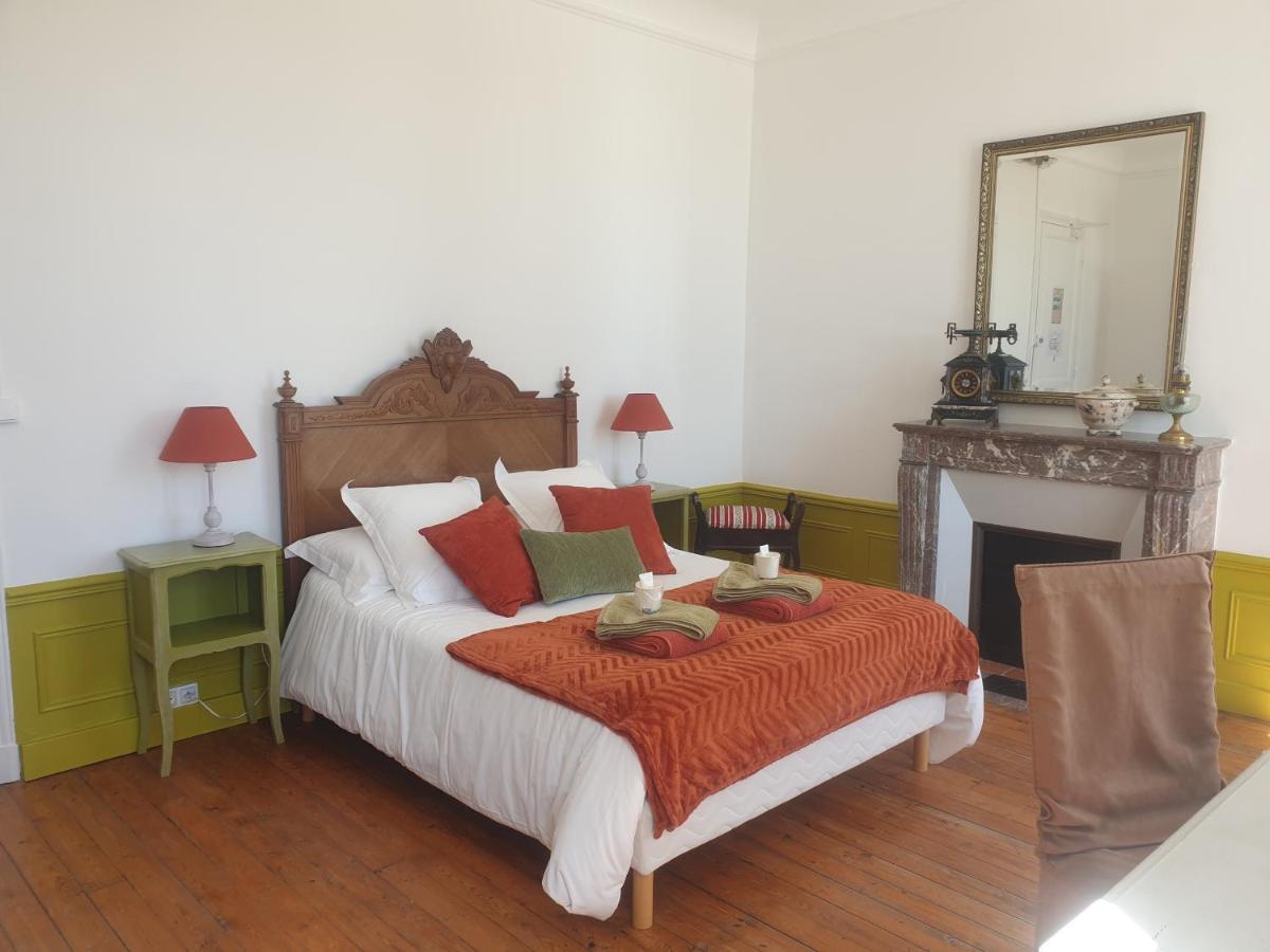 Chateau De Surville Surville  Δωμάτιο φωτογραφία