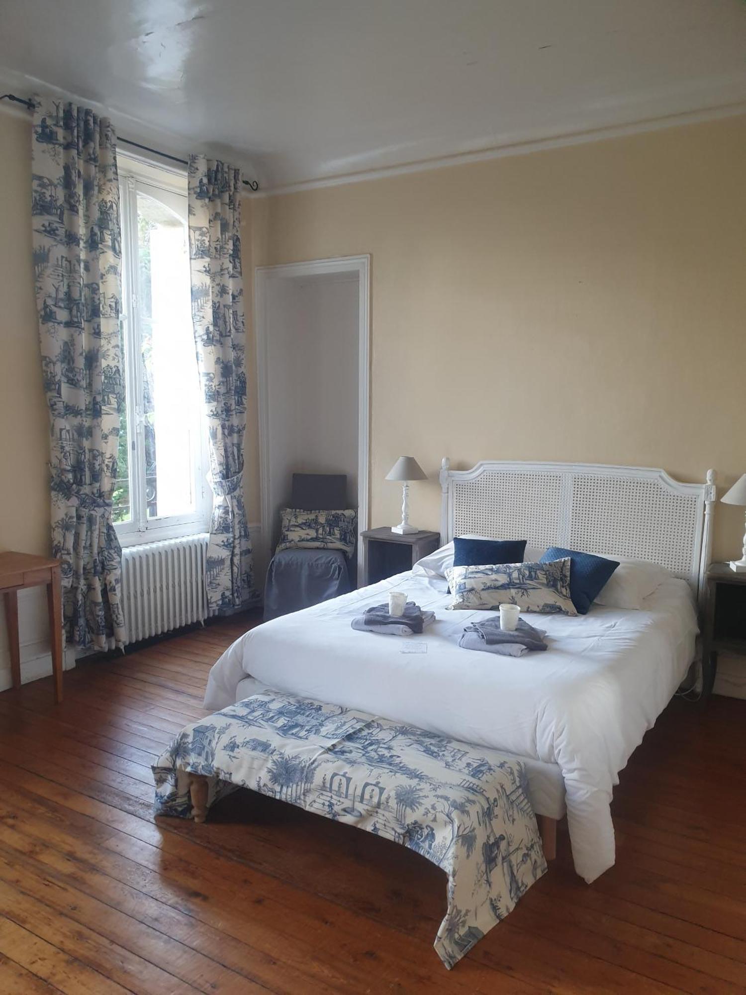 Chateau De Surville Surville  Δωμάτιο φωτογραφία
